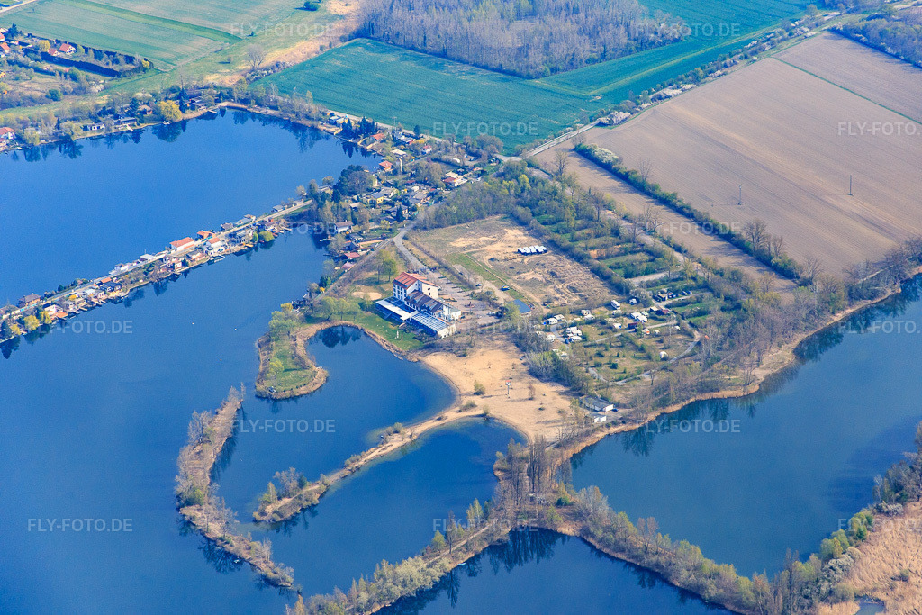 Luftbild: Hotel Darstein im Naherholgunsgebiet Blaue Adria mit Schwanenweiher in Altrip im Bundesland Rheinland-Pfalz in Deutschland. Foto: IMG_076908.jpg vom 12.04.2015 durch Werner Riehm/FLY-FOTO.deHotel Darstein - Idyllisches Hotel am See in der Metropolregion Rhein-Neckar