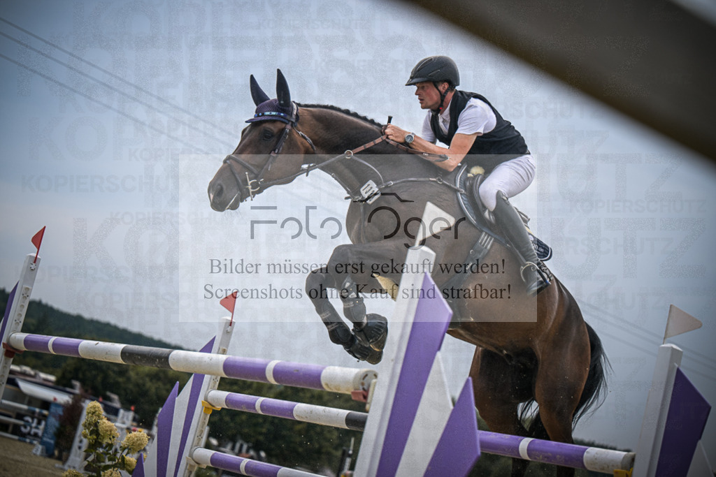 DOS_2192 | Entdecke hochwertige Reitturnierfotos von Foto Oger. Professionell, emotional und authentisch – jetzt Lieblingsmomente im Shop bestellen.Deutschlandweite Turnierfotografie. - Realisiert mit Pictrs.com