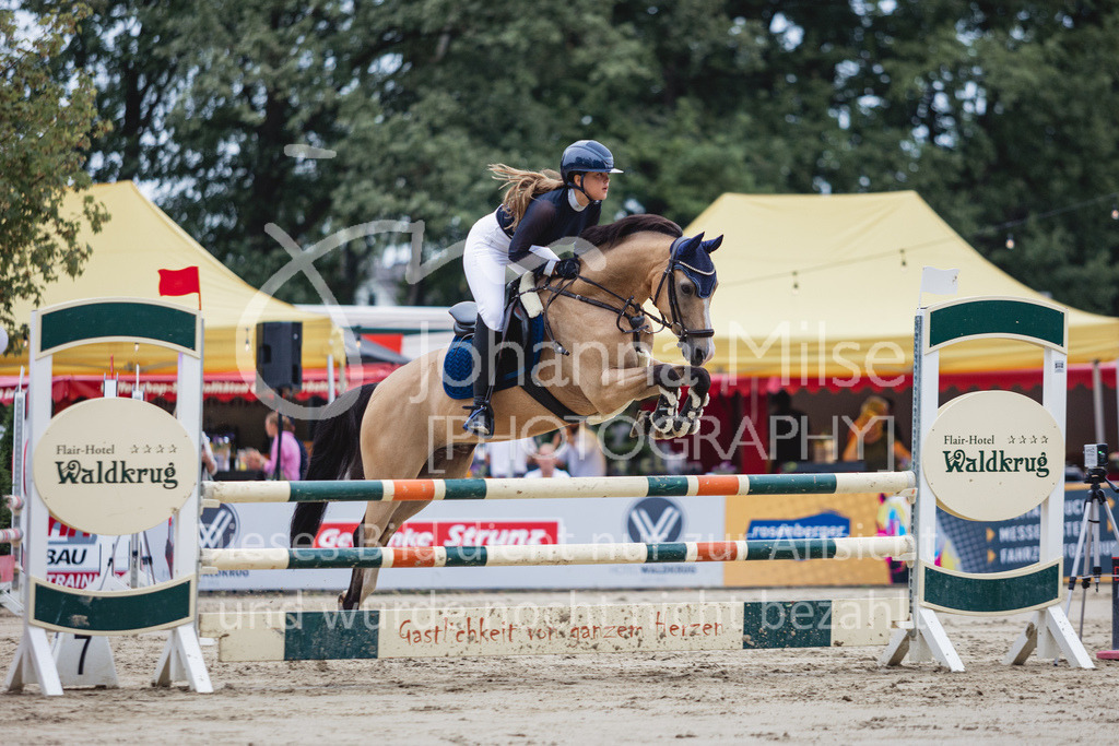 230824_Delbrueck_PonyTrophy-266 | Deine schönsten Turniermomente als professionelle Fotos! Entdecke hochwertige Pferdesport-Fotografie im Online-Shop. Jetzt Fotos finden & bestellen!