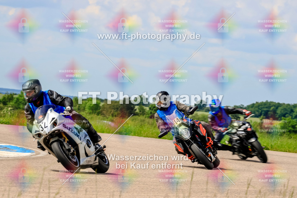 MotoTeam-0748 | Hier findet Ihr Bilder von Touristenfahrten auf der Nürburgring Nordschleife oder von anderen Veranstaltungen die ich besucht habe. Viel Spass beim Durch Schauen 