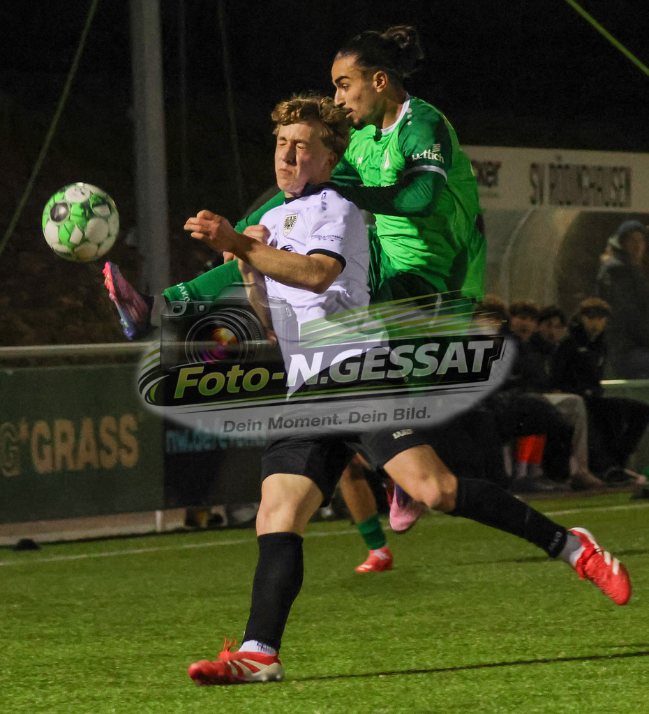SV Rödinghausen - SC Preußen Münster | Auf dem Bild zu sehen: grün SV Rödinghausen: Arda Ermis ; weiß SC Preußen Münster: Lasse Piet DekarskiSV Rödinghausen, SC Preußen Münster, Saison 25/26, A-Jugend Westfalenpokal, Achtelfinale, U19, Deutschland - Realisiert mit Pictrs.com