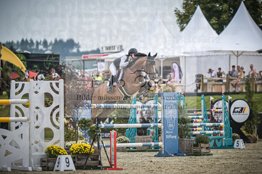 DOS_1544 | Entdecke hochwertige Reitturnierfotos von Foto Oger. Professionell, emotional und authentisch – jetzt Lieblingsmomente im Shop bestellen.Deutschlandweite Turnierfotografie. - Realisiert mit Pictrs.com