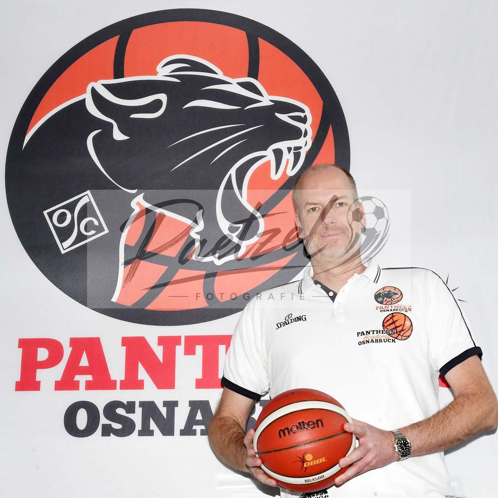 TEAOSC20201002_0051 | Basketball, Juniorinnen:   bei der Team Presentation der OSC Junior Panthers am 02.10.2020 in Osnabrueck, Deutschland. - Realisiert mit Pictrs.com