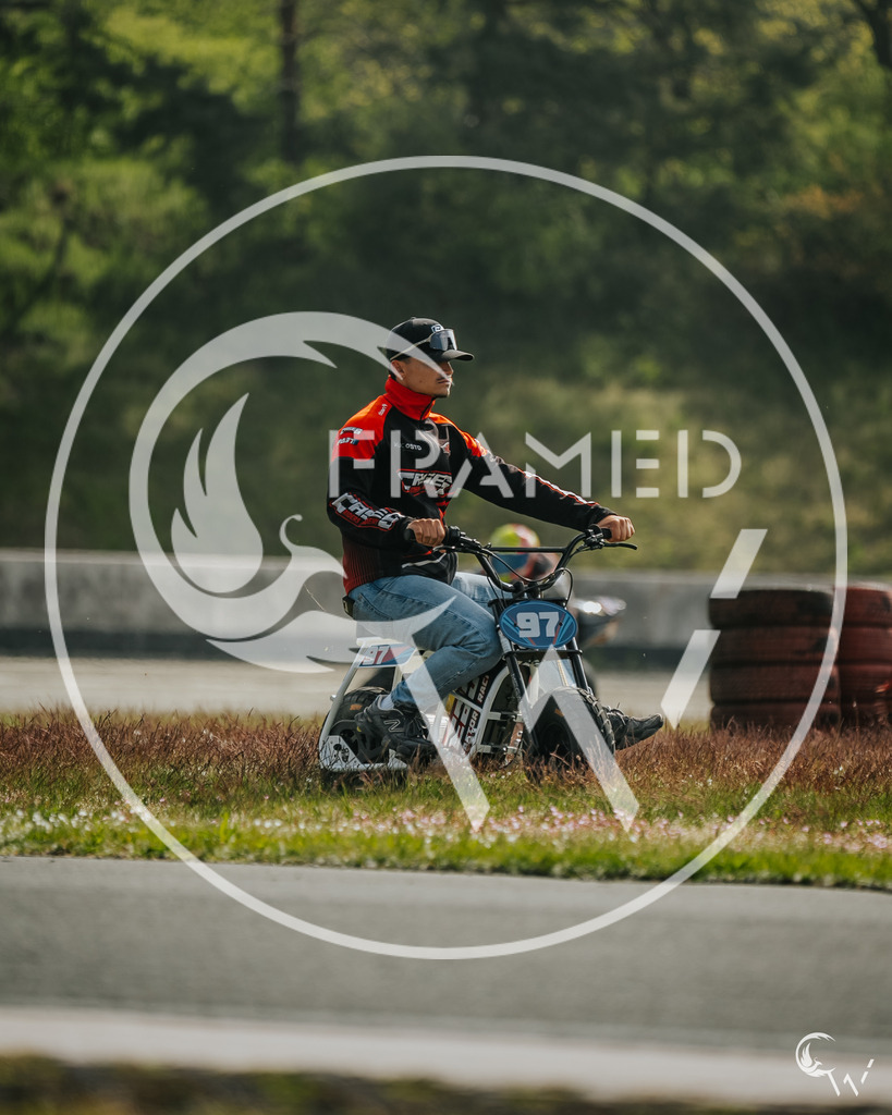 trainer-12 | cw-framed