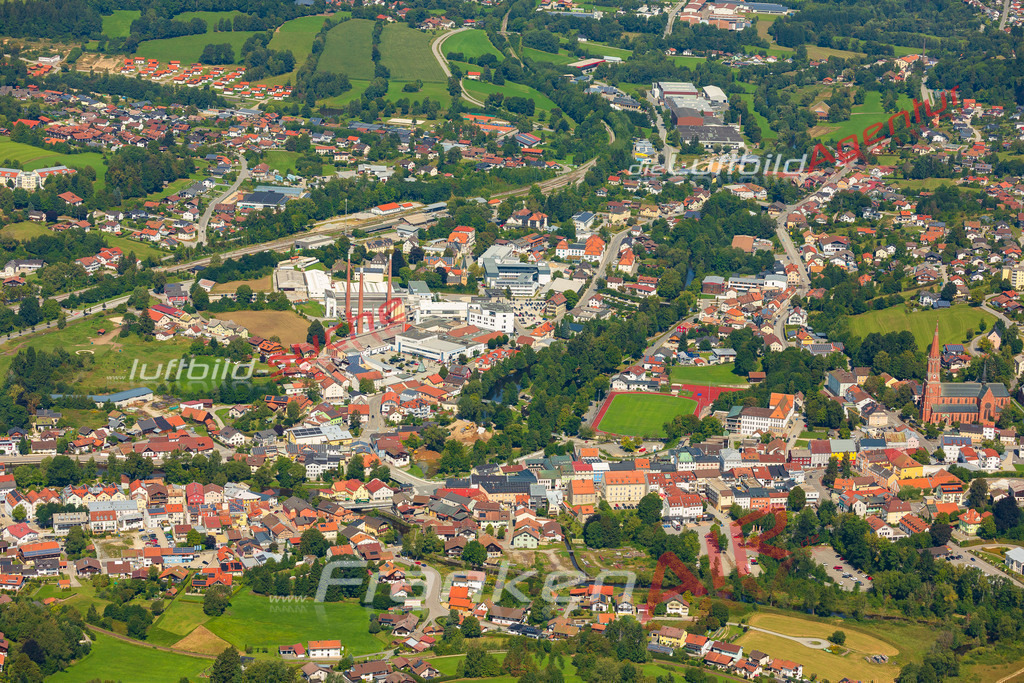 karte-zwiesel-deko-wandbild-5275-jahr-2025 | Luftaufnahme der Stadt Zwiesel - Die Luftaufnahme wurde 2025 vom UL-Flugzeug heraus erstellt ( keine Drohne ) - Hochauflösende Luftaufnahme - für professionelle Ausdrucke geeignet. Die Geschenkidee !Mit Lizenz und Bildrechte bestellbar
