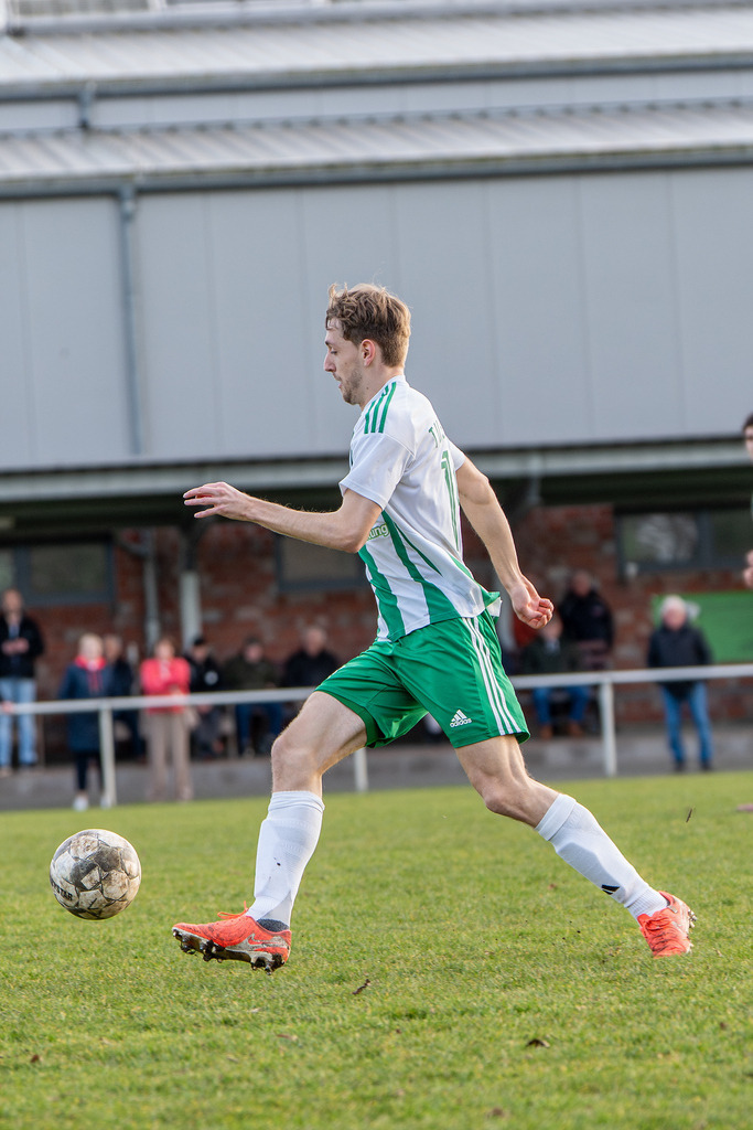 Fußball I Herren I Saison 2025-2026 I Bezirksliga Weser-Ems 4 I 21. Spieltag I TuS Lutten - SW Osterfeine I 4470 | jns.sportfotos - Realisiert mit Pictrs.com