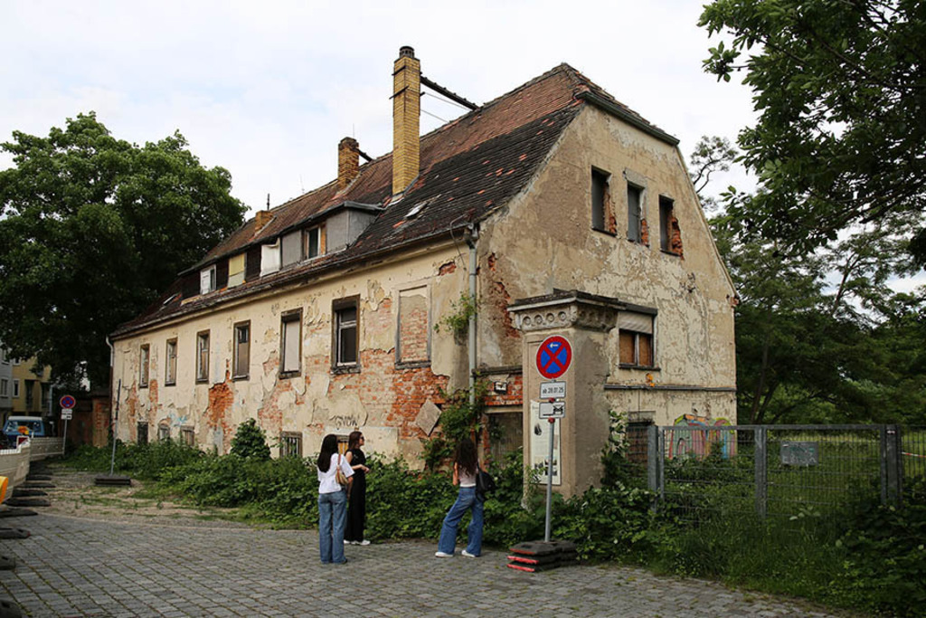 Volkspark Kleinzschocher - Schösserhaus | Entdecke über 20 Kategorien Leipzig-Motive: Foto-Downloads, hochwertige Poster, Leinwand- & Fine-Art-Prints. Jetzt Lieblingsfoto im Bildlexikon Leipzig Shop bestellen!