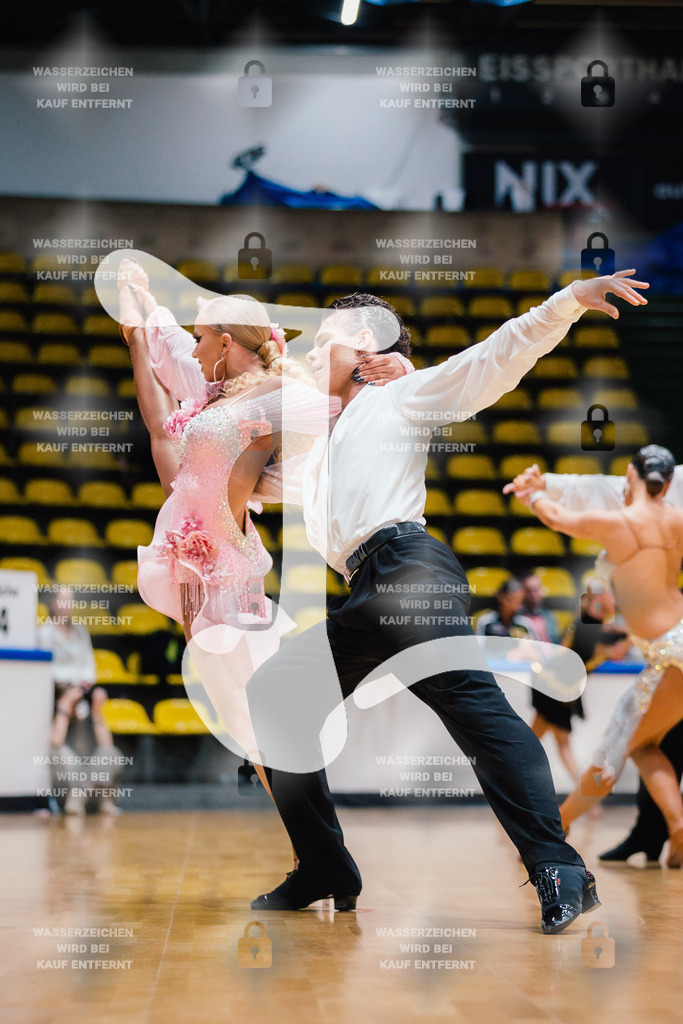 Hessen Tanzt WDSF Open Youth Latin 6th (16) Vakaris Bilcius _ Urte Pabrezaite (Lithuania)-2025-05-17-2747 | Webshop for digital downloads and prints of dance sport, event & show photographer Julian Link - Realisiert mit Pictrs.com