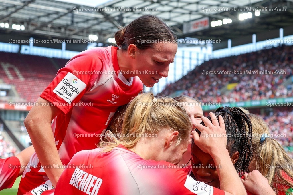 xsscx02052601009 | 26.04.2026, xsscx, Frauen Fussball, Bayer 04 Leverkusen - SC Freiburg, 1. Fussball Bundesliga, 23. Spieltag, Ulrich-Haberland-Stadion, Saison 2025 2026: Torjubel nach dem Tor zum 1:0 durch Torschuetzin Lydia Andrade (1. FC Köln #17), Pauline Bremer (1. FC Köln #11) DFB regulations prohibit any use of photographs as image sequences and or quasi-video. Photo: xSandraxScherningxPressefotoKochx