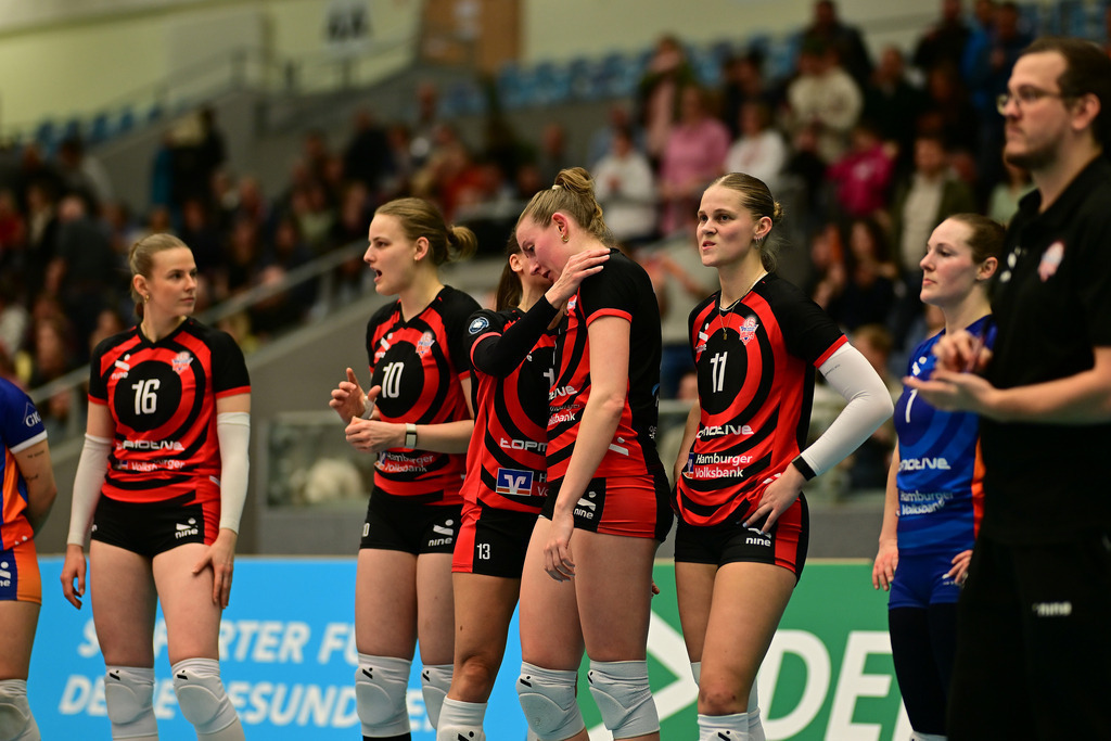 Volleyball I Frauen I Saison 2025-2026 I Bundesliga I Hauptrunde I ETV Hamburger Volksbank Volleys - Skurios Volleys Borken | Der Sportfotograf. - Realisiert mit Pictrs.com
