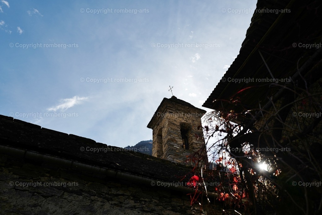 L1110609 | romberg-arts, romberg-arts.de, www.romberg-arts.de, Foto_Online_Shop, Julia Fuhrmann, Köln, Fotos, Fotografie, Fotokunst, Kunstdrucke, Naturfotos, Aktfotos, Nacktfotos, schwarz_weiß_Fotos, Blumenfotos, Blumen, Tiere, Beton, Korrosion, Lächeln, Drucke