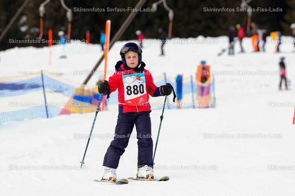 SRF_02.01.2026_1173 | Skirennfotos,Serfaus,Fiss,Ladis,Kinderskirennen,Winter,Tirol,Oberland,skirace,SFL,feelfree,weil wir's genießen,ski,Ski,skifahren,Sonnenplateau, - Realisiert mit Pictrs.com