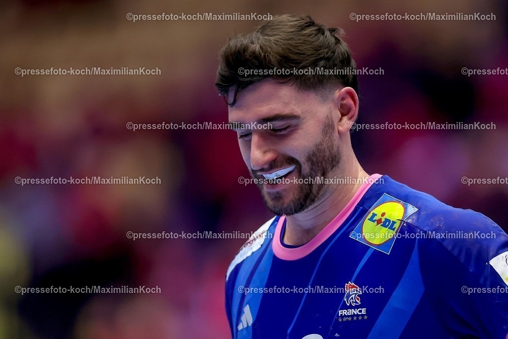 EHF24012601106 | 24.01.2026, Handball, Men's EHF EURO 2026, Frankreich - Portugal, Jyske Bank Boxen in Herning, Dänemark, Main Round:  Ludovic Fabregas (France #23)