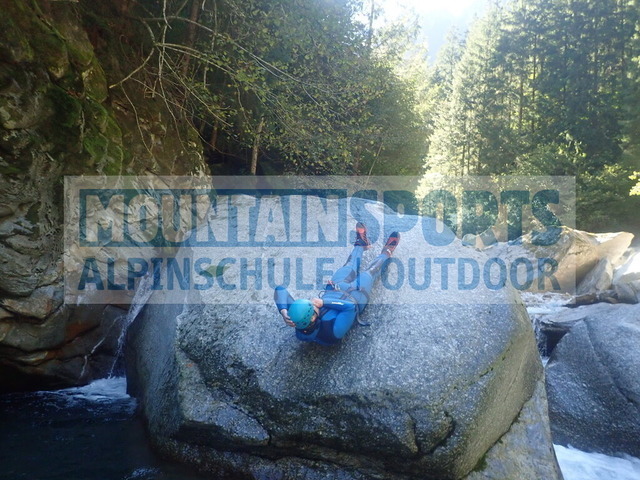 PC020100 | Bestelle die Bilder deines Berg- oder Wasser-Abenteuers mit Mountain Sports bequem von zu Hause aus direkt über unseren Online Fotoshop von pictrs.com. - Realisiert mit Pictrs.com