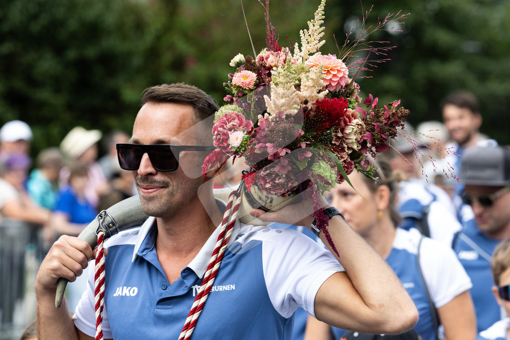 ESAF2025_Freitag_4064 | Die Schwinger des Schwyzer Kantonalen Schwingerverbandes: Fotos, die Dynamik und Leidenschaft festhalten, sowie emotionale Momente aus dem traditionellen Schwingsport zeigen. - Realisiert mit Pictrs.com