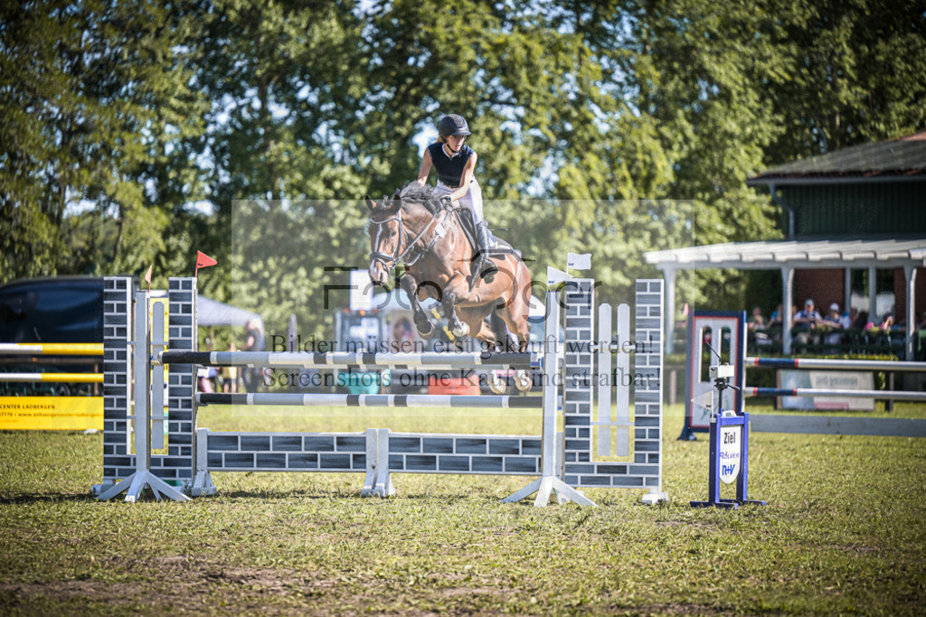 DOS_0221 | Entdecke hochwertige Reitturnierfotos von Foto Oger. Professionell, emotional und authentisch – jetzt Lieblingsmomente im Shop bestellen.Deutschlandweite Turnierfotografie. - Realisiert mit Pictrs.com