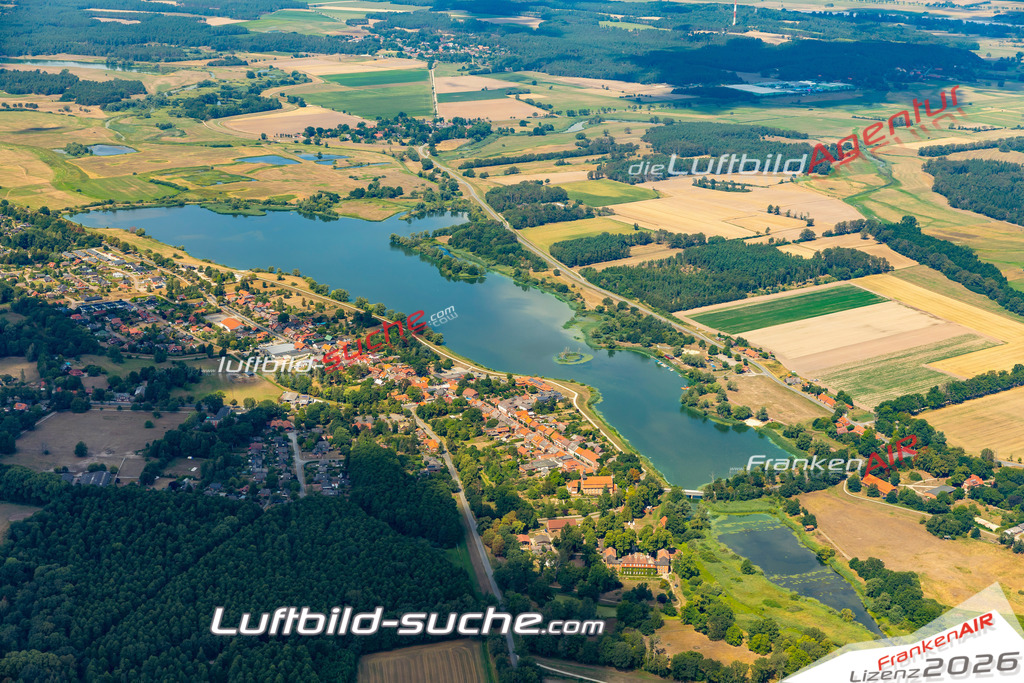 Aktuelles Luftbild von  Gartow - Die Luftaufnahme wurde 2022 mittels UL-Flugzeug erstellt ( keine Drohne ) - hochauflösende Kamera-Systeme von  Canon -Beste Qualität - Für grossformatige Ausdrucke geeignet. Die Geschenkidee !