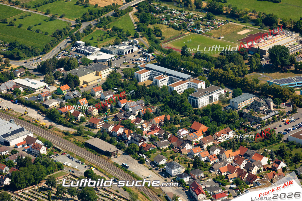 Das Luftbild zeigt : Gartenstraße Tauberbischofsheim - Die Luftaufnahme wurde 2023 vom UL-Flugzeug aus erstellt ( keine Drohne ) - Hochauflösende Luftaufnahme - Für grossformatige Ausdrucke geeignet. Die Geschenkidee !Mit Lizenz und Bildrechte bestellbar