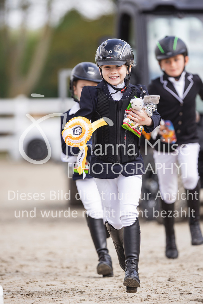 260509_PfSpTa_16_Führzügel-WB-641 | Deine schönsten Turniermomente als professionelle Fotos! Entdecke hochwertige Pferdesport-Fotografie im Online-Shop. Jetzt Fotos finden & bestellen!