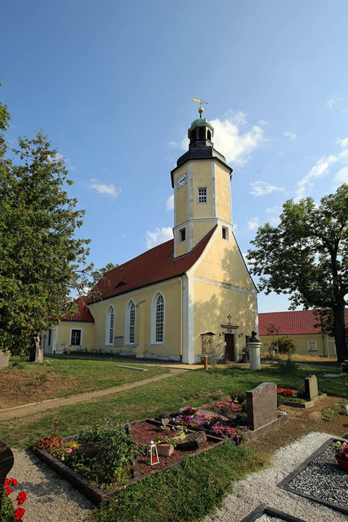 Leipziger Neuseenland - Kreuzkirche in Störmthal | Entdecke über 20 Kategorien Leipzig-Motive: Foto-Downloads, hochwertige Poster, Leinwand- & Fine-Art-Prints. Jetzt Lieblingsfoto im Bildlexikon Leipzig Shop bestellen!