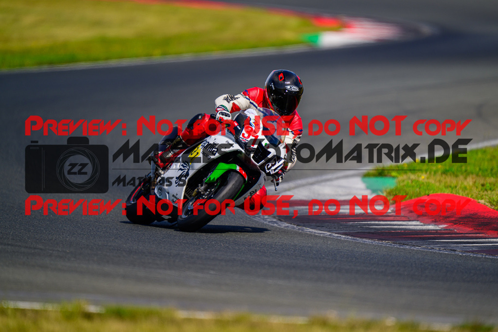 MaZZes_FotoMatrix_240725_6007705_9933 | ROT