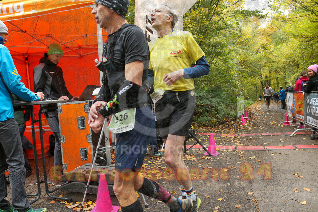 251026_1229_EX1_0512 | Sportfotografie im Rhein-Sieg Kreis, Köln, Bonn, NRW, Rheinland Pfalz, Hessen, etc. Unser Tätigkeitsfeld umfasst den Laufsport vom Volkslauf über den Marathon, Duathlon, Triathon bis zum Ultralauf wie Kölnpfad Ultra oder Schindertrail.