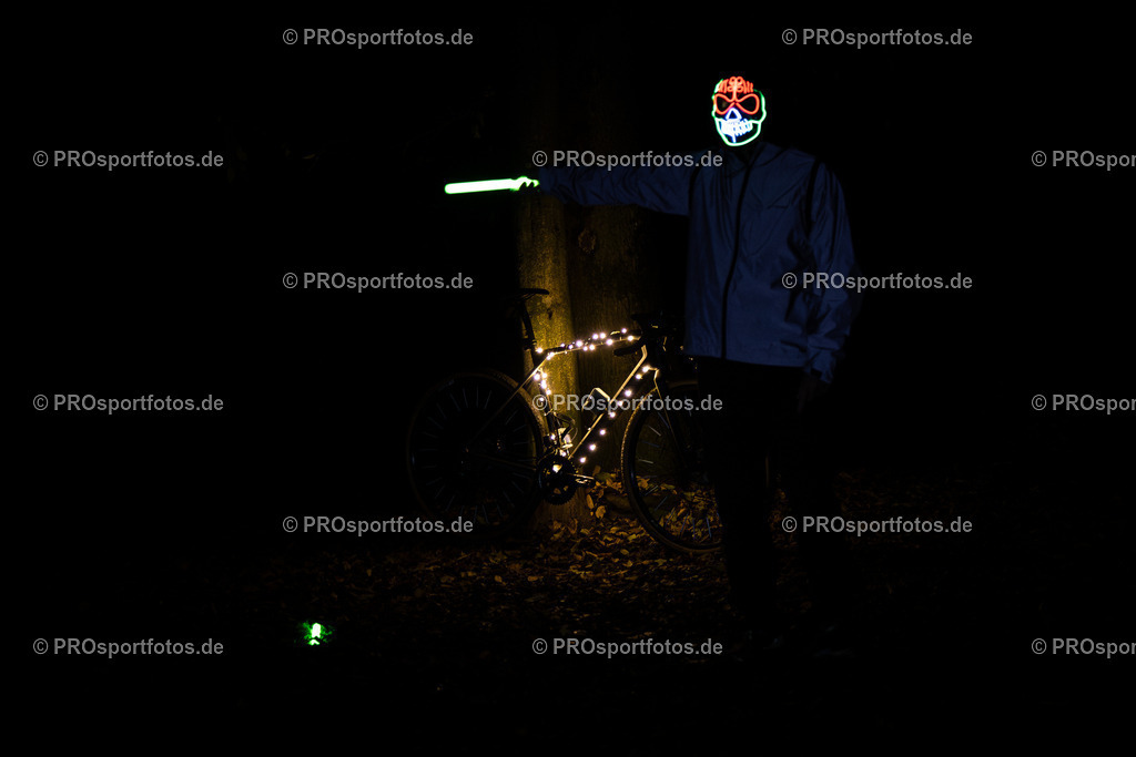 Halloween Run 2024 in Koeln, 31.10.2024 | Impressionen vom Halloween Run 2024 am 31.10.2024 in Koeln (Forstbotanischer Garten Rodenkirchen). Foto: BEAUTIFUL SPORTS/Axel Kohring