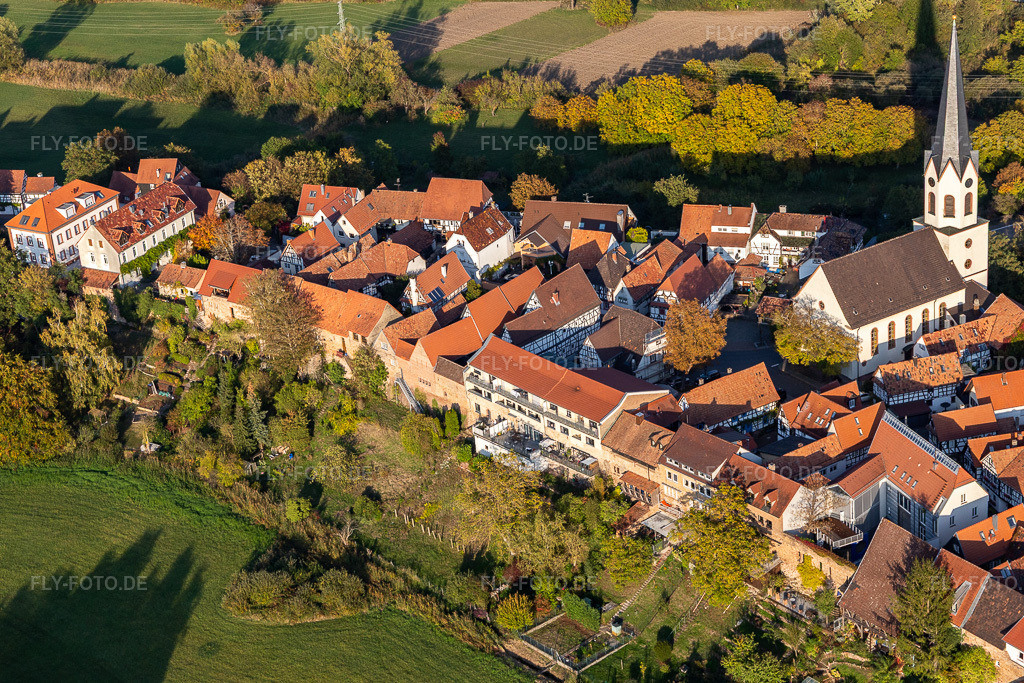 Luftbild: Wohnen in der Stadtmauer an der Ludwigstr in Jockgrim im Bundesland Rheinland-Pfalz in Deutschland. Foto: IMG_123351.jpg vom 19.10.2020 durch Werner Riehm/FLY-FOTO.de
