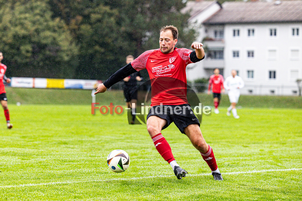 TSV Peißenberg gegen TSV Brunnthal | Fußball Kreisliga Herren Oberbayern Zugspitze Gruppe 1 2024/25, TSV Peißenberg gegen TSV Brunnthal, 20241003,Christian KREUTTERER (TSV Peißenberg 5) in Aktion,2024-10-03 in Peißenberg (Sportpark Peißenberg), Christian KREUTTERER (TSV Peißenberg 5)Copyright: WolfgangxLindner www.foto-lindner.de