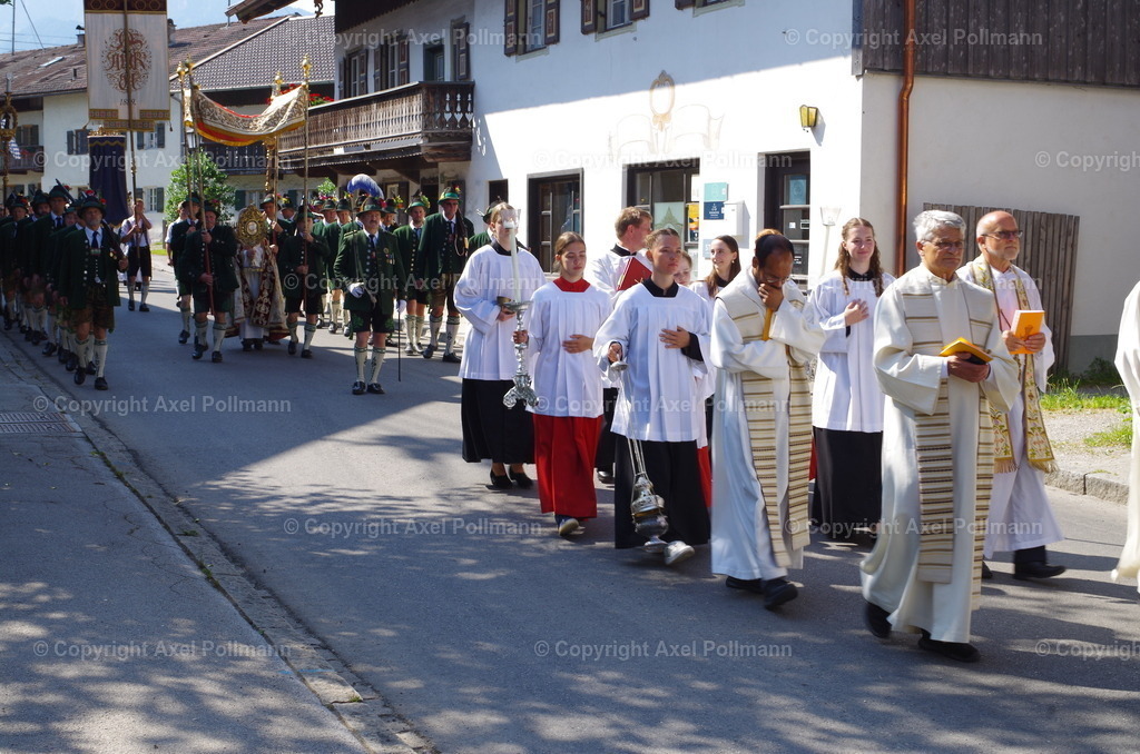 IMGP3786 | fotografiert von Axel PollmannLeonhardi Wallfahrt Benediktbeuern und Murnau, Fronleichnam, Fasching, Landschaft im Loisachtal und Benediktbeuern  - Realisiert mit Pictrs.com