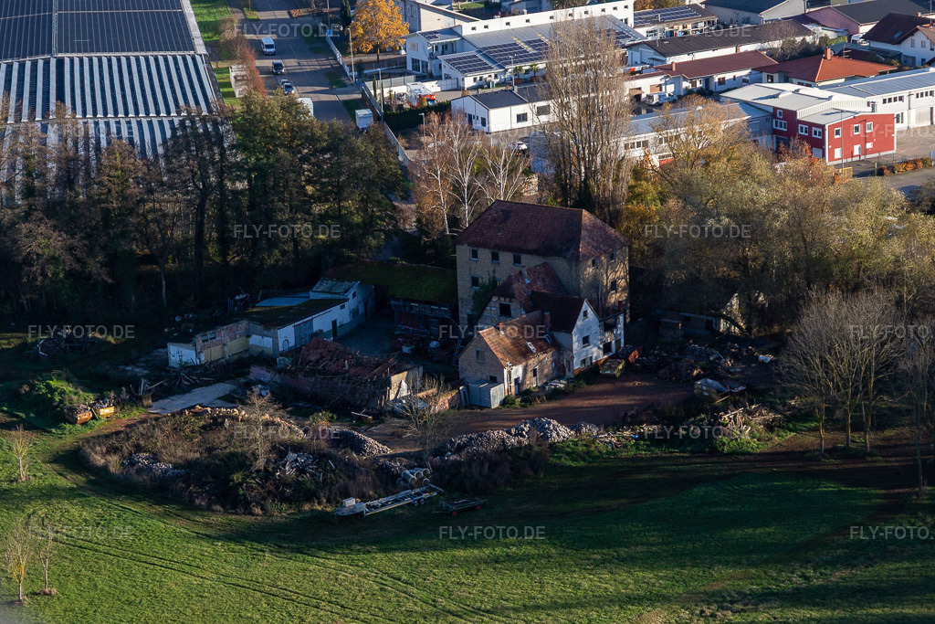 Luftbild: ehemalige Mühle Barthelsmühle im Ortsteil Minderslachen in Kandel im Bundesland Rheinland-Pfalz in Deutschland. Foto: IMG_123948.jpg vom 21.11.2020 durch Werner Riehm/FLY-FOTO.de