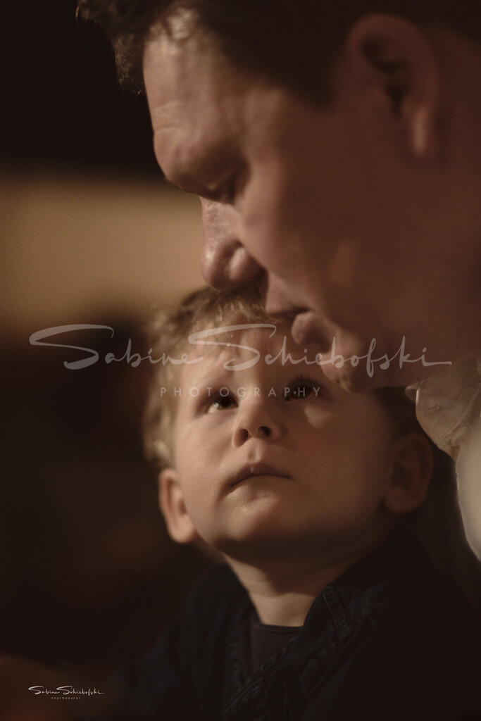 Vater und Sohn | People- und Tierfotografie, Imageaufnahmen, Veranstaltungsfotografie und Wandbilder aus der Natur ★ Made in Germany ✔️ Druck + Downloads ✔️ Naturfotografie in Top Qualität ★ schneller Versand, weltweite Lieferung! - Realisiert mit Pictrs.com