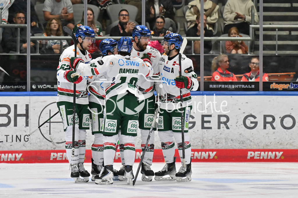 Augsburger Panther - Moser Medical Graz99ers | Jubel der Panther nach dem Treffer zum 2-0 druch Alexandre GRENIER (Augsburger Panther 82) / Tor / Torschuetze / Freude / Happy / Testspiel: Augsburger Panther - Moser Medical Graz99ers; Curt Frenzel Stadion am 31.08.2025