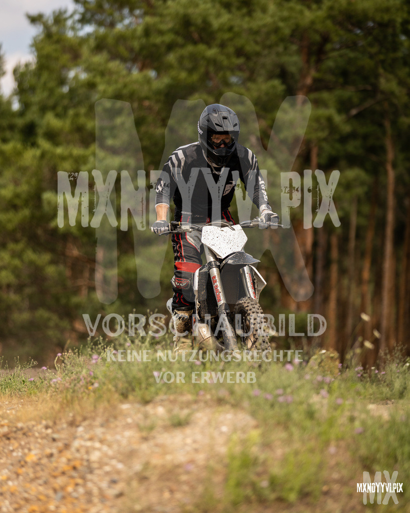 866A1924 | mxndyyvipix