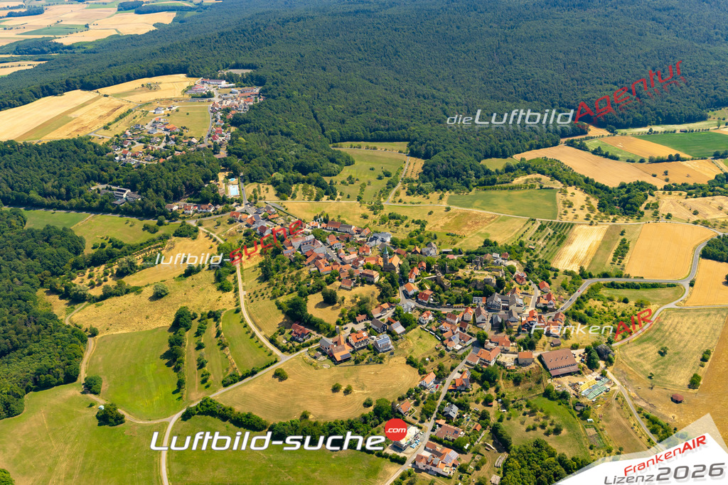 Das Luftbild zeigt : Altenstein Maroldsweisach - Die Luftaufnahme wurde 2023 vom UL-Flugzeug aus erstellt ( keine Drohne ) - Hochauflösende Luftaufnahme - Für grossformatige Ausdrucke geeignet. Die Geschenkidee !Mit Lizenz und Bildrechte bestellbar