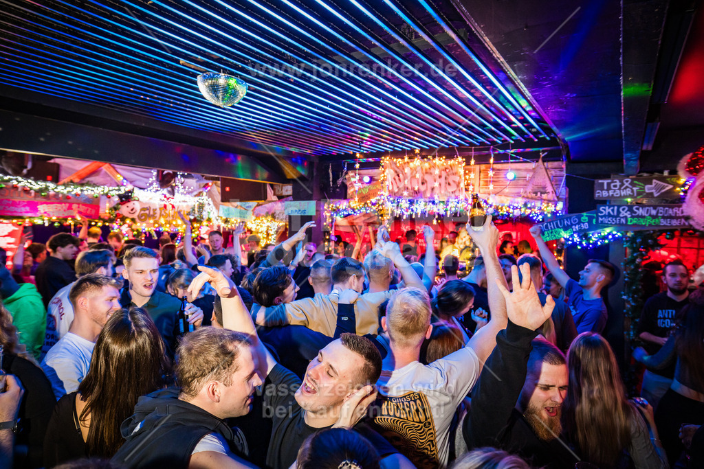 26-11-2024-RUDOLPHS-SCHLITTENBAR-LEIPZIG-LEIPZIG-COPYRIGHT-JON-RENKER-BILD-0035 | Erleben Sie unvergessliche Momente mit unserem professionellen Eventfotografen. Wir fangen Emotionen und Höhepunkte Ihrer Veranstaltung ein – von Festivals über Firmenfeiern bis zu Jubiläen. Vertrauen Sie auf kreative Perspektiven und hochwertige Bilder.  - Realisiert mit Pictrs.com