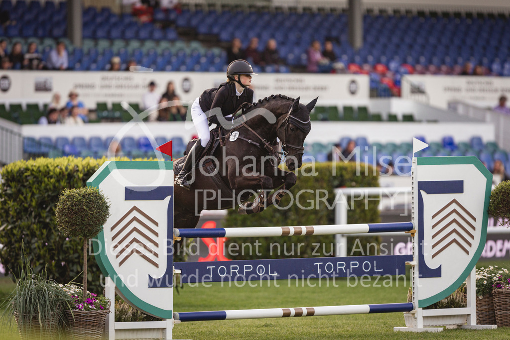 240510_Hamburg_Amateur-Small-382 | Deine schönsten Turniermomente als professionelle Fotos! Entdecke hochwertige Pferdesport-Fotografie im Online-Shop. Jetzt Fotos finden & bestellen!