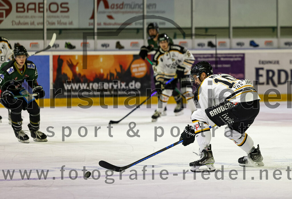 2022-09-23_071_TSV_Erding_gegen_EV_Fuessen | Erding, Deutschland, 23.09.2022:
Eishockey, Bayernliga 2022 / 2023, Testspiel, TSV Erding gegen EV Füssen, Endergebnis: 1:3

Justus Meyl (EV Füssen, #10)

Foto: Christian Riedel / fotografie-riedel.net
