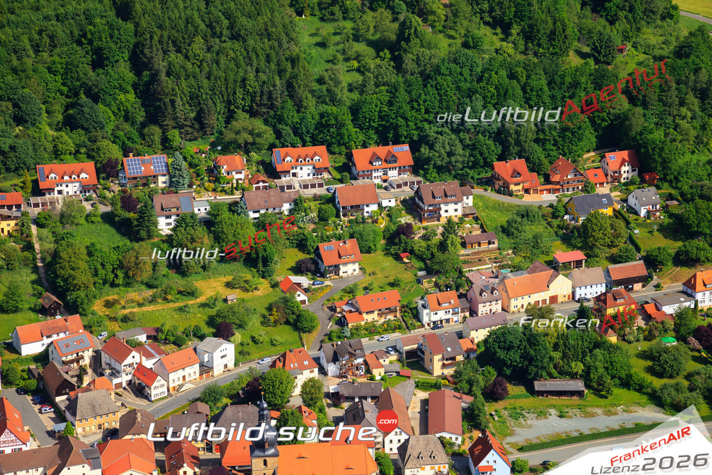Die Luftaufnahme der Stadt Kasendorf wurde vom UL-Flugzeug heraus erstellt ( keine Drohne )- hohe Auflösung für beste Qualität