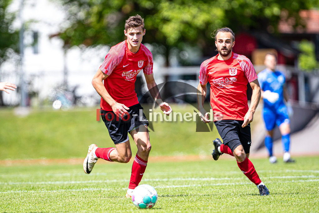 TSV Peißenberg vs Lenggrieser SC | Abstiegs Qualifikationsrunde Kreisliga Gruppe C, TSV Peißenberg vs Lenggrieser SC, 20240504,
Michael GLADIATOR (TSVP 17) in Aktion,
2024-05-04 in Peißenberg (Sportplatz Peißenberg)
Michael GLADIATOR (TSVP 17), Johannes JUNGMANN (TSVP 10)
Copyright: WolfgangxLindner www.foto-lindner.de