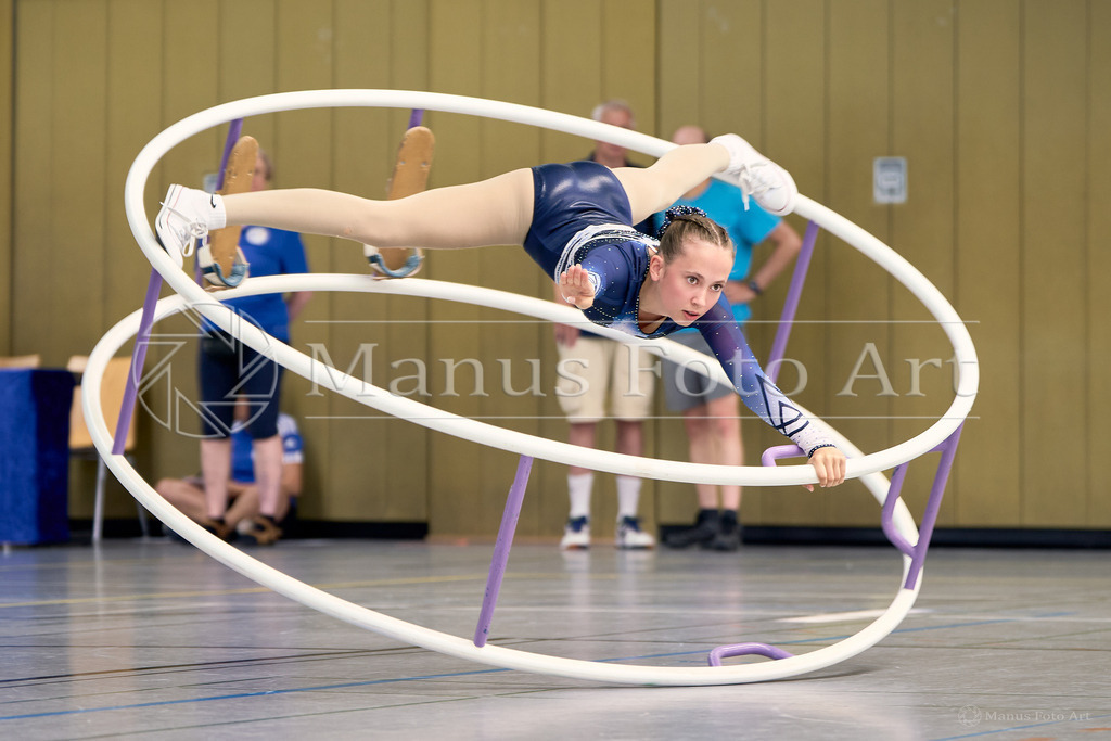 B-DSC00071 | Professionelle Sportfotografie in Hamburg, Schleswig-Holstein und Niedersachsen – spezialisiert auf Rhönrad, Geräteturnen, Leistungsturnen und rhythmische Sportgymnastik. Bundesweite Begleitung von Rhönrad-Events. Jetzt Sport-Fotos - Realisiert mit Pictrs.com