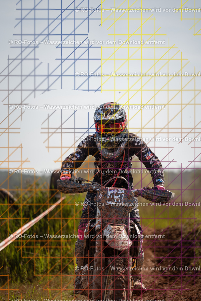Wolfshausen 4 Lauf -964 | Sportfotografie von RO-Fotos: Motorsport, Motocross, Enduro, Laufveranstaltungen und Triathlon. Professionelle Fotos von Sportlern und Events. - Realisiert mit Pictrs.com