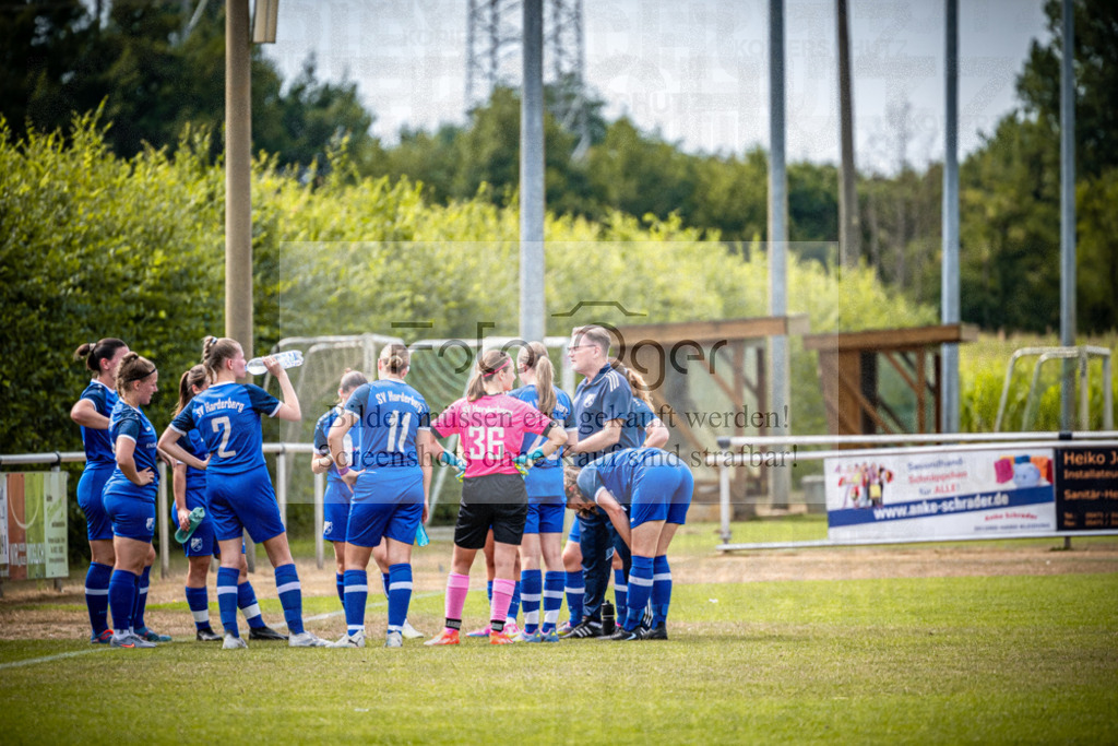 SG Bohmte/Ostercappeln/Schwagstorf - SV Harderberg - Frauen Bezirkpokal | Frauen Bezirkpokal · 1. Damen - 1. Damen · Sportplatz - Realisiert mit Pictrs.com