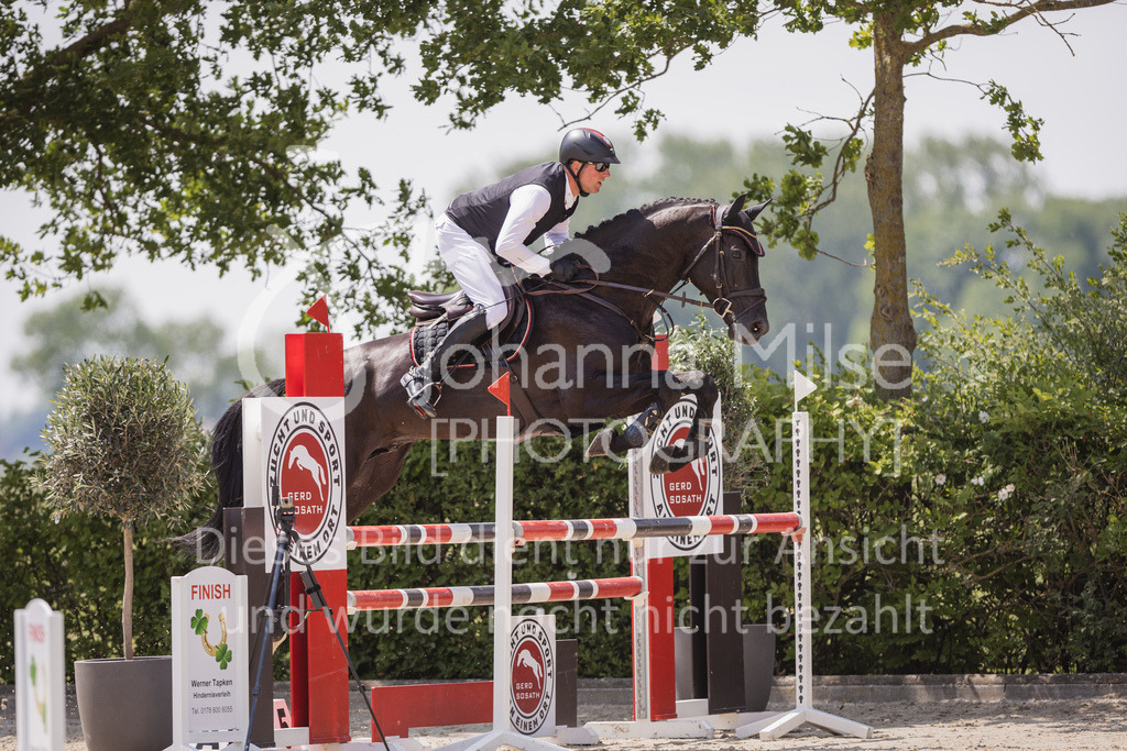 230616_Lemwerder_Springpf-L2-606 | Deine schönsten Turniermomente als professionelle Fotos! Entdecke hochwertige Pferdesport-Fotografie im Online-Shop. Jetzt Fotos finden & bestellen!