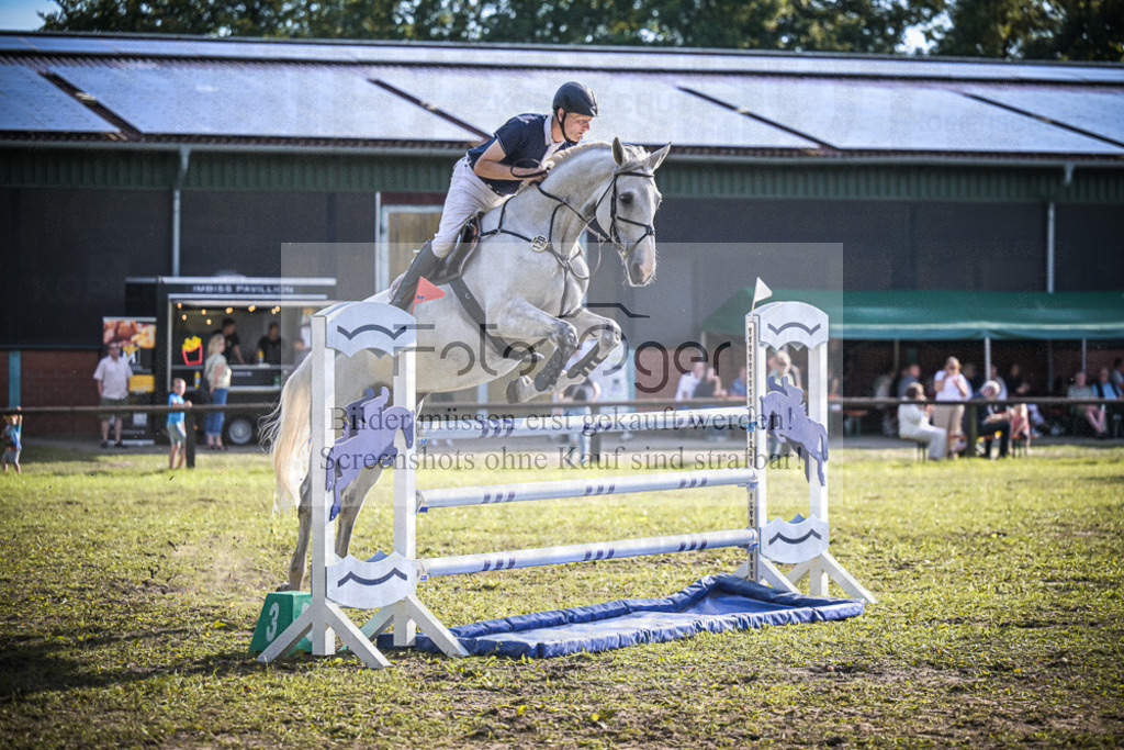 DOS_0454 | Entdecke hochwertige Reitturnierfotos von Foto Oger. Professionell, emotional und authentisch – jetzt Lieblingsmomente im Shop bestellen.Deutschlandweite Turnierfotografie. - Realisiert mit Pictrs.com