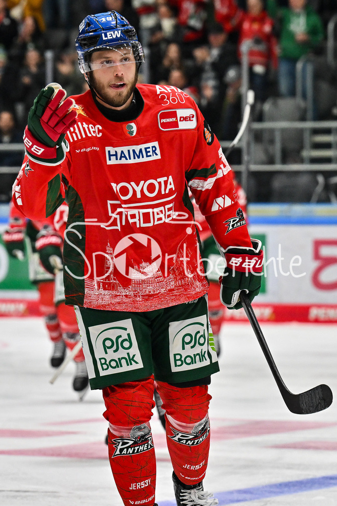 Augsburger Panther - Kölner Haie | Jubel der Panther nach dem Treffer zum 2-1 durch Riley DAMIANI (Augsburger Panther #19) / Tor / Torschuetze / Freude / Happy / DEL: Augsburger Panther - Kölner Haie; Curt Frenzel Stadion am 26.09.2025