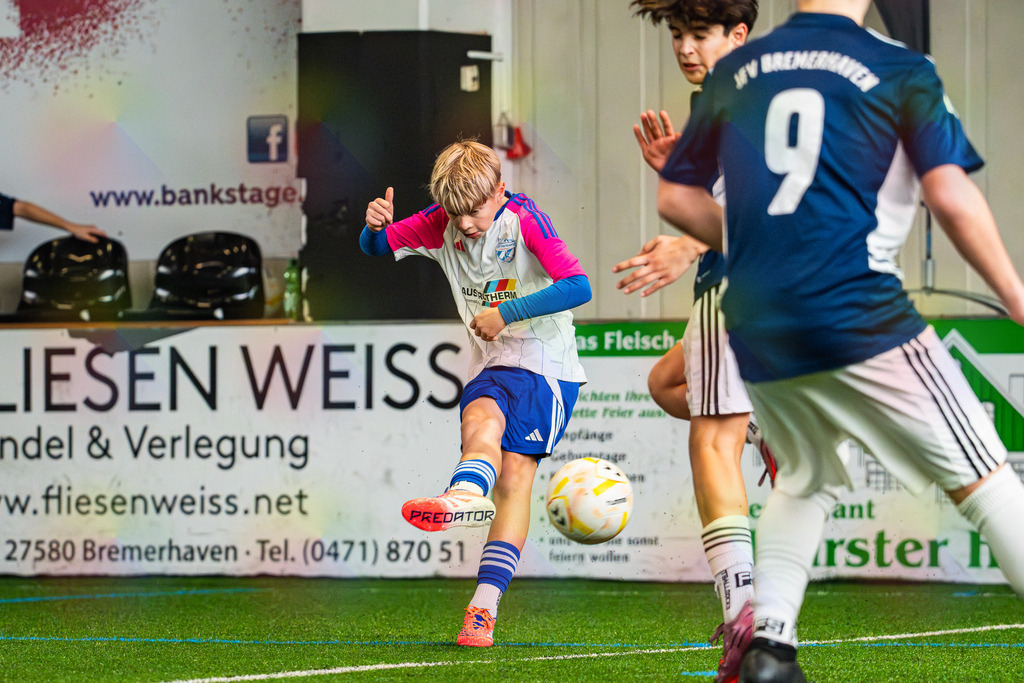 _BLR9917 | Professionelle Fußball- und Sportfotografie. Spielbilder online ansehen und kaufen – Einzelbilder oder komplette Galerien in hoher Qualität. - Realisiert mit Pictrs.com