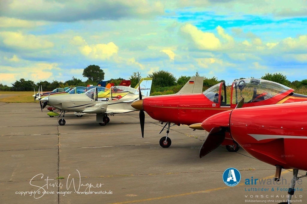 Flugplatz-Husum-airwatch-wagner21 | Entdecken Sie atemberaubende Luftbilder und Fotografien auf airwatch.de - Tauchen Sie ein in eine Welt voller faszinierender Aufnahmen aus der Vogelperspektive.