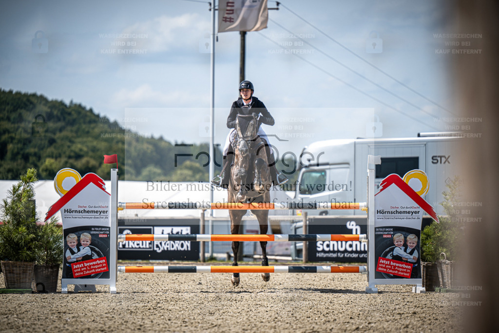 DOS_5518 | Entdecke hochwertige Reitturnierfotos von Foto Oger. Professionell, emotional und authentisch – jetzt Lieblingsmomente im Shop bestellen. - Realisiert mit Pictrs.com