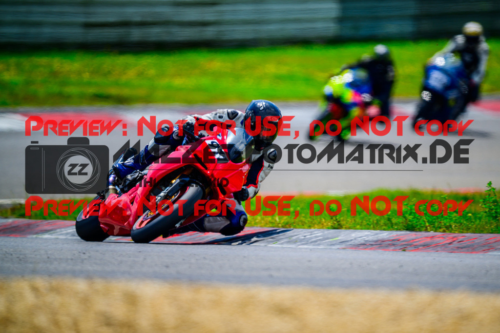 MaZZes_FotoMatrix_240717_6007705_0132 | WEISS